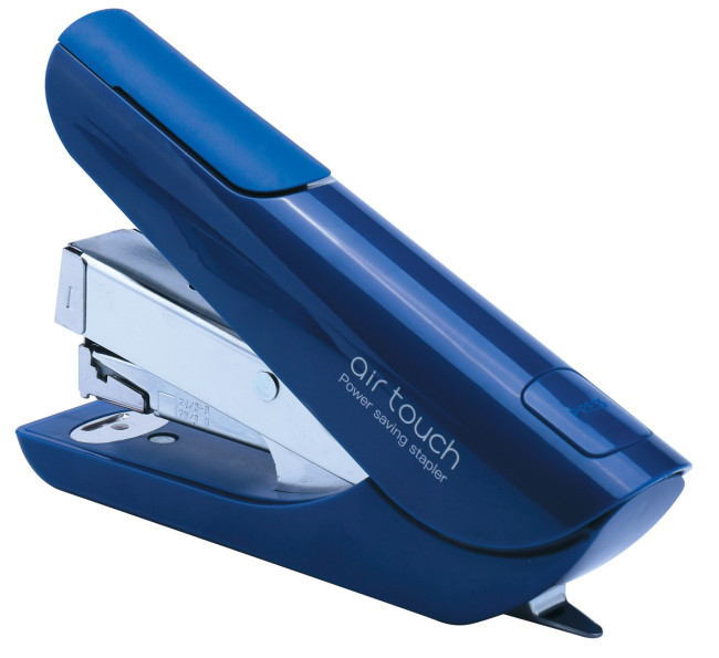 Степлер Kw-Trio 0556A-BLU Half strip Air touch 24/6-26/8 (40листов) синий 100скоб пластик