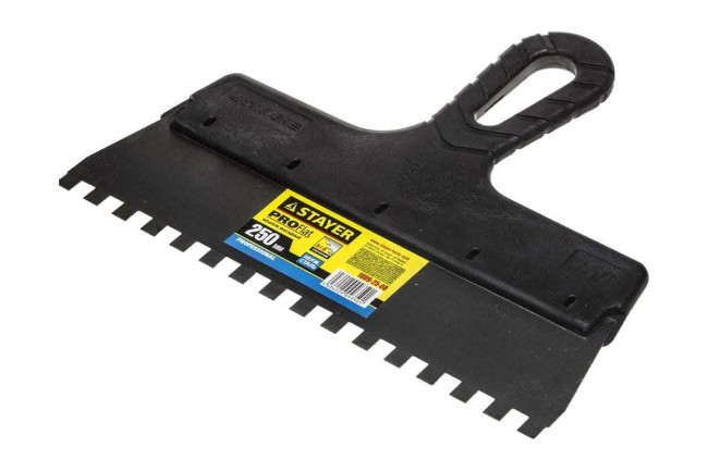 Фасадный зубчатый нержавеющий шпатель STAYER Inox-t 250мм зуб 8х8мм пластиковая ручка 1009-25-08